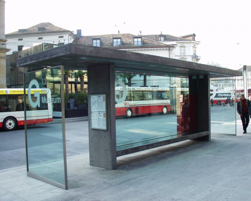 Wartehäuschen Bushaltestelle Winterthur Seitenansicht